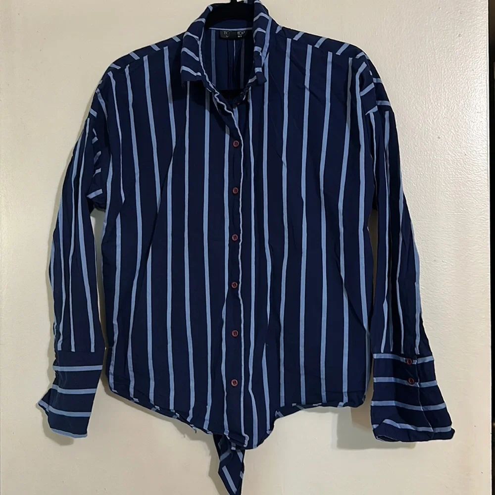 Top Shop Striped Long Sleeve Back Slit Button down Shirt - Picture 2 of 5